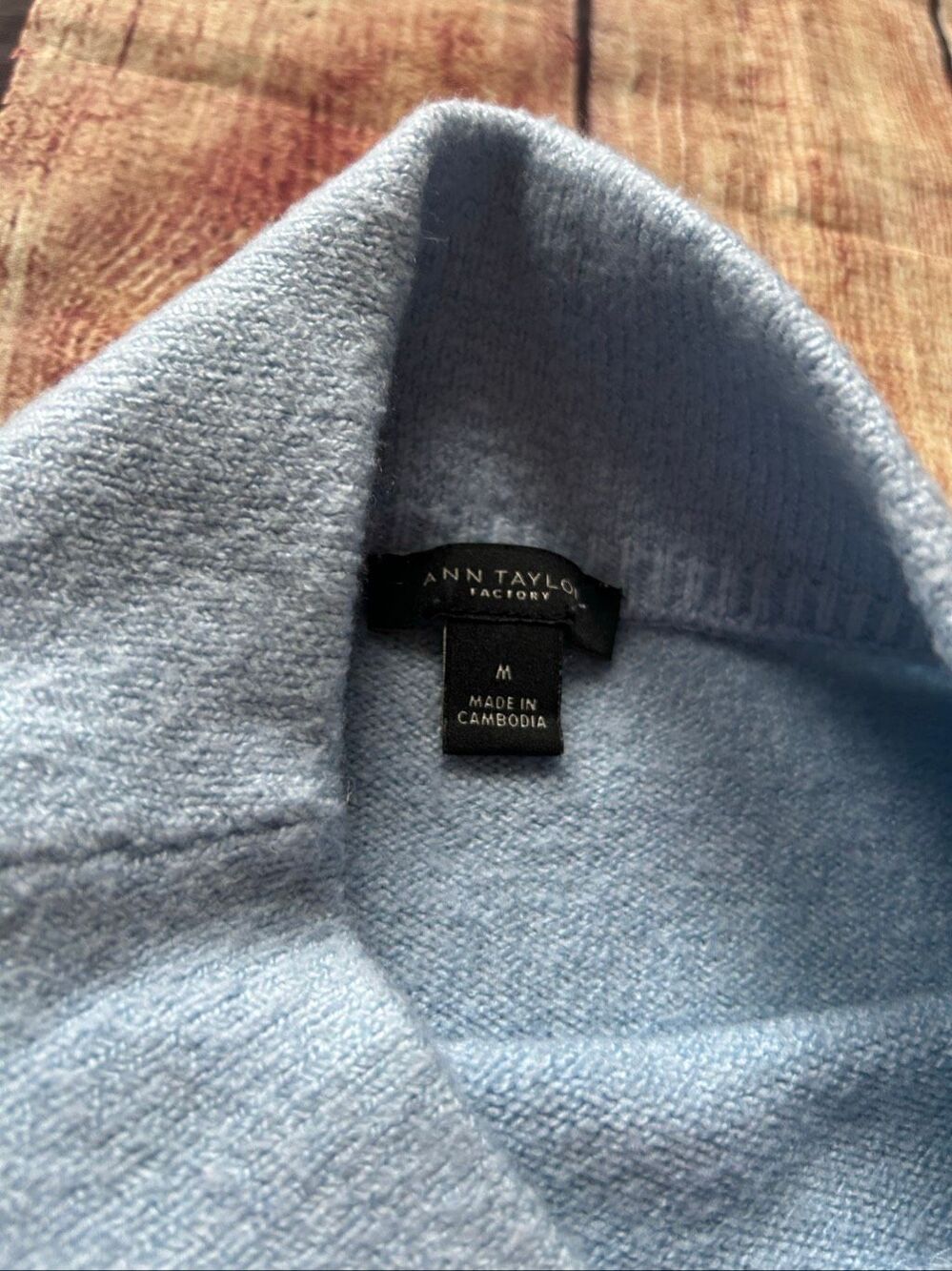 Ann Taylor Baby Blue Mockneck Sweater Size M - Picture 4 of 5